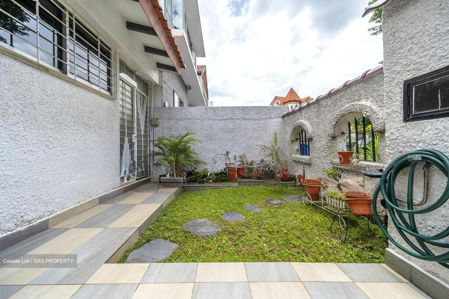 West Coast Ferry Road (D5), Terrace #496780401